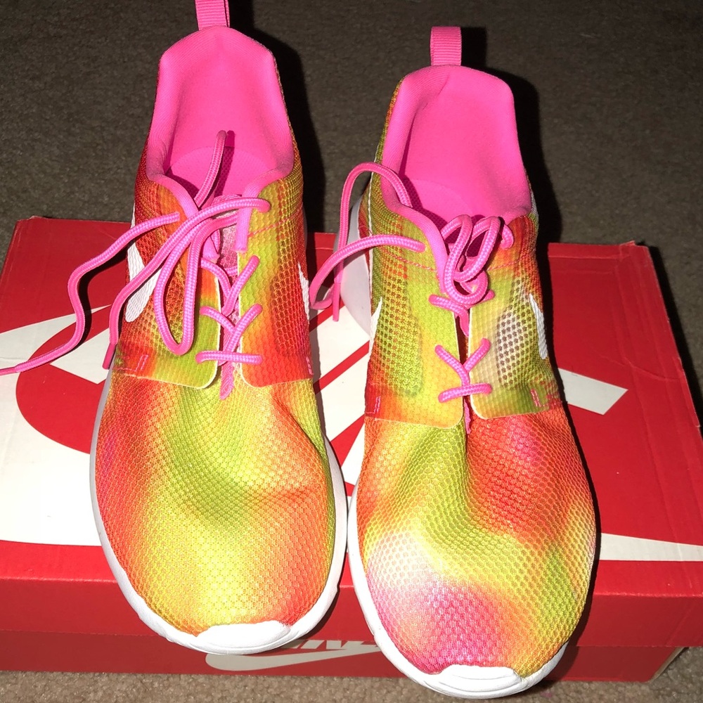 Nike Roshe - Picture 4 of 6